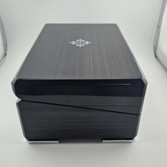 Patek Philippe brown wooden watch box with cover cloth - Picture 7 of 16